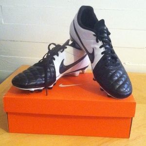 Nike Tiempo Genio Leather FG Soccer Cleats